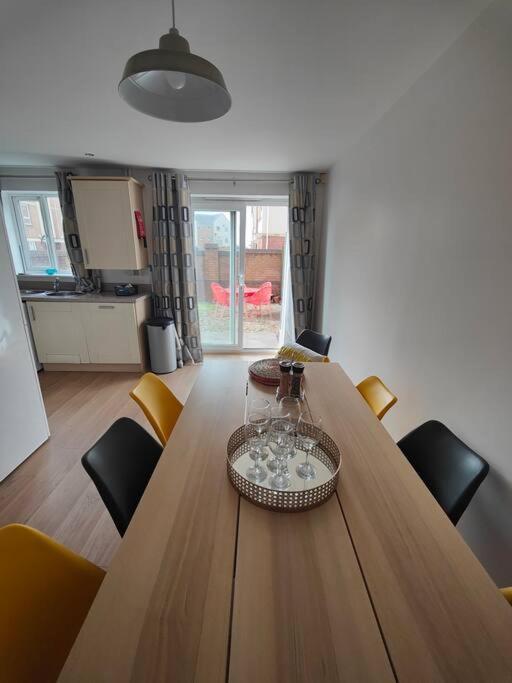 Shoreline Seaside Holiday Home Aberavon Beach ポート・タルボット エクステリア 写真
