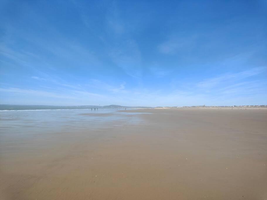 Shoreline Seaside Holiday Home Aberavon Beach ポート・タルボット エクステリア 写真