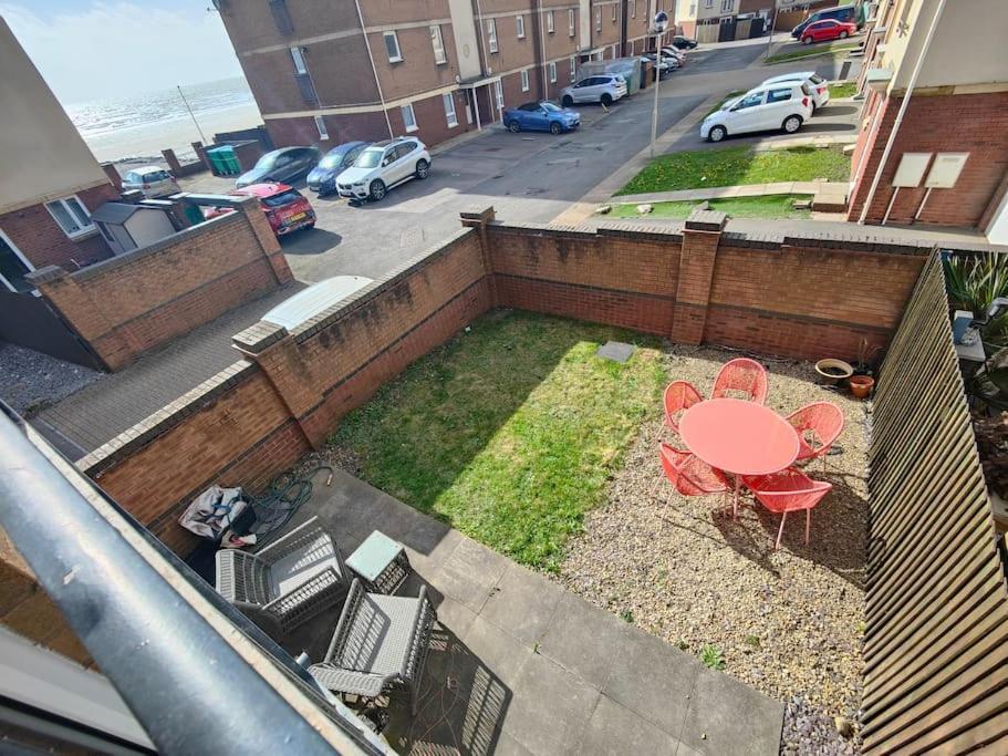 Shoreline Seaside Holiday Home Aberavon Beach ポート・タルボット エクステリア 写真