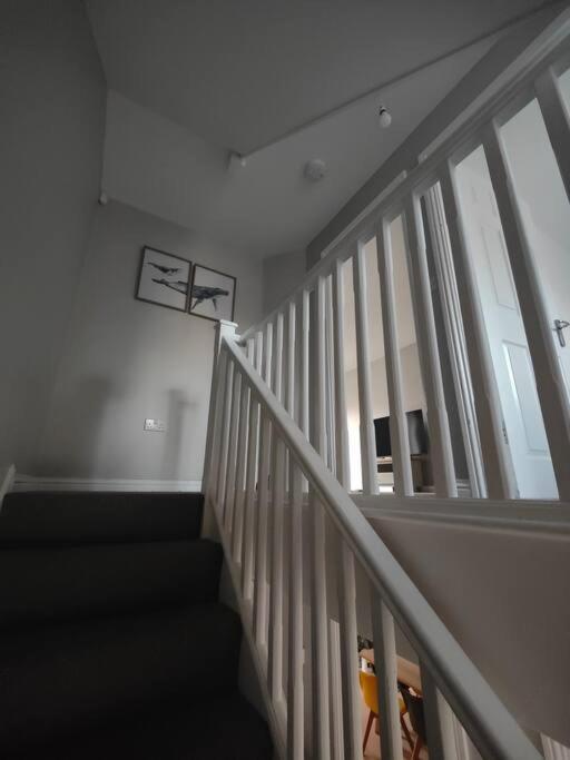 Shoreline Seaside Holiday Home Aberavon Beach ポート・タルボット エクステリア 写真