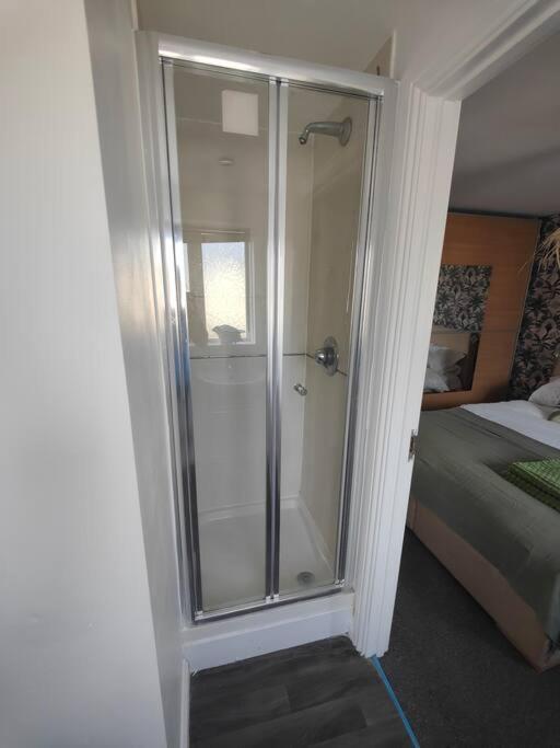 Shoreline Seaside Holiday Home Aberavon Beach ポート・タルボット エクステリア 写真