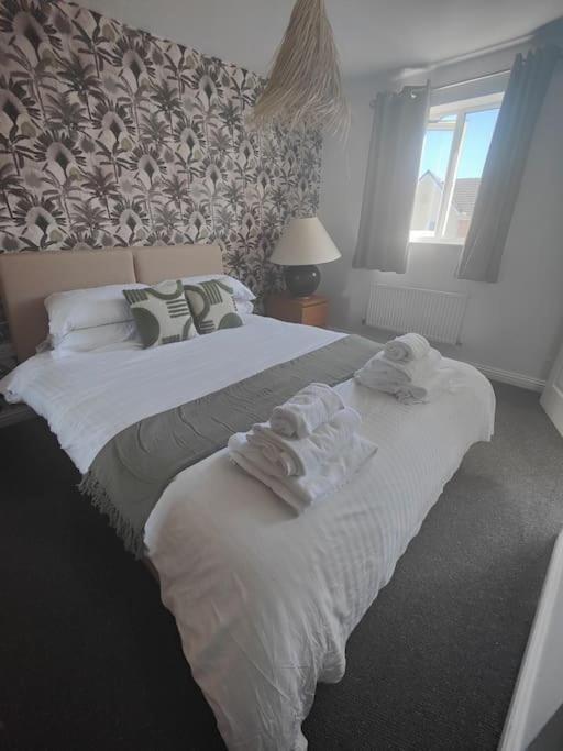 Shoreline Seaside Holiday Home Aberavon Beach ポート・タルボット エクステリア 写真