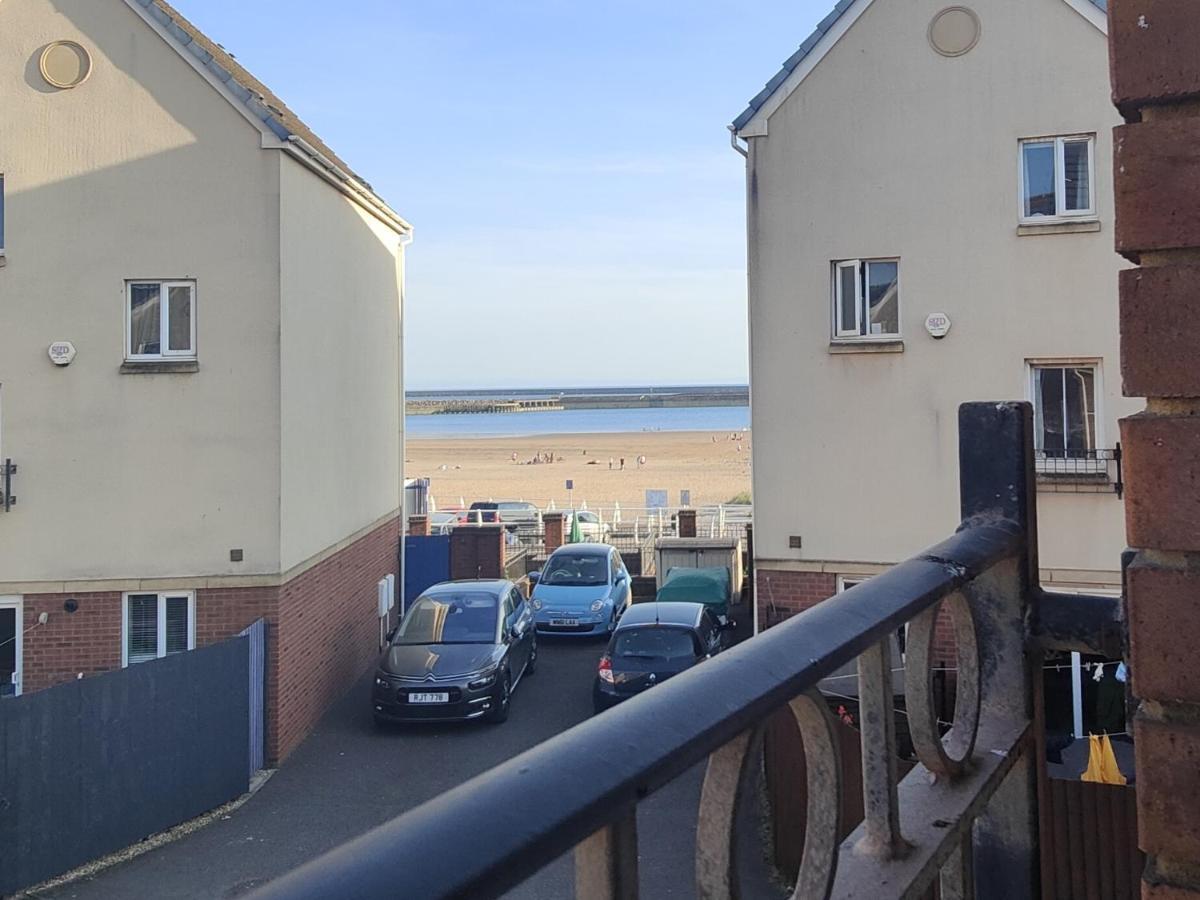 Shoreline Seaside Holiday Home Aberavon Beach ポート・タルボット エクステリア 写真