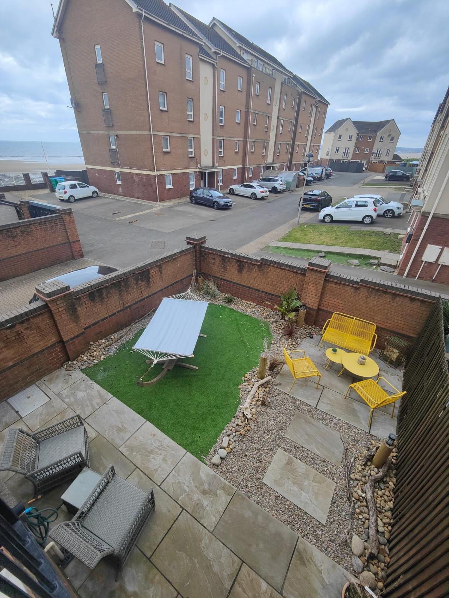 Shoreline Seaside Holiday Home Aberavon Beach ポート・タルボット エクステリア 写真